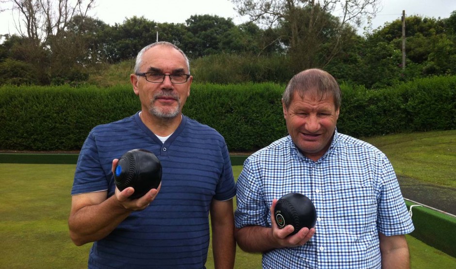 Jim and Fraser playing bowls.